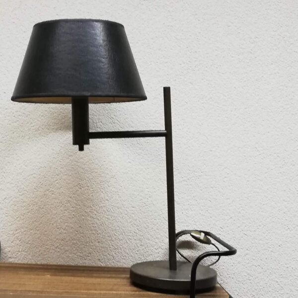 Vintage lamp met zwarte kap