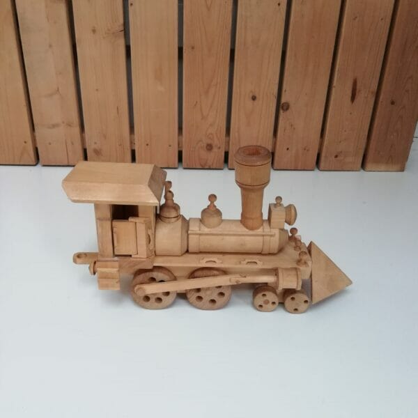 Grote houten trein
