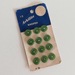Knopenkaartje groene knoopjes